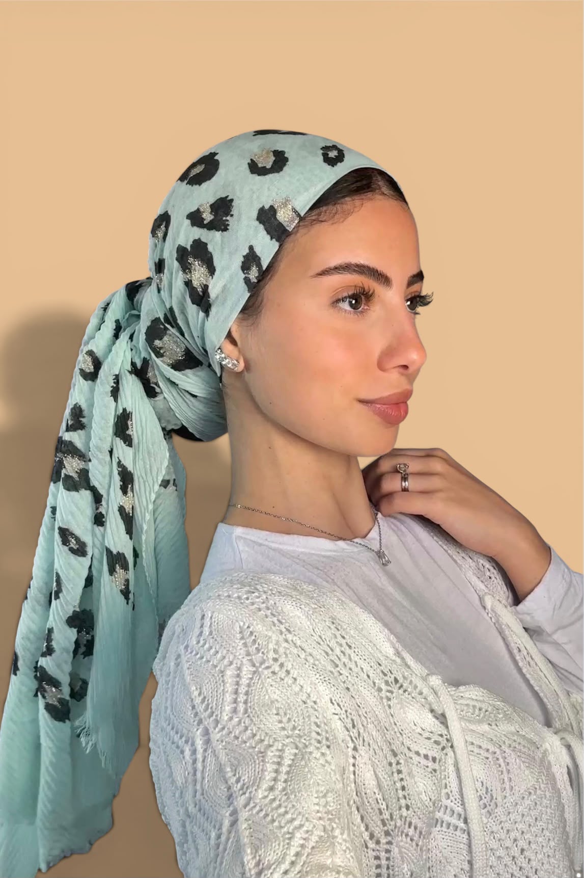 מטפחת פליסה יוקרתית – דגם LÉONA טורקיז