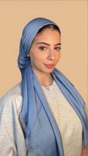 מטפחת מרובעת יוקרתית – משי קלאסי כחול גינס